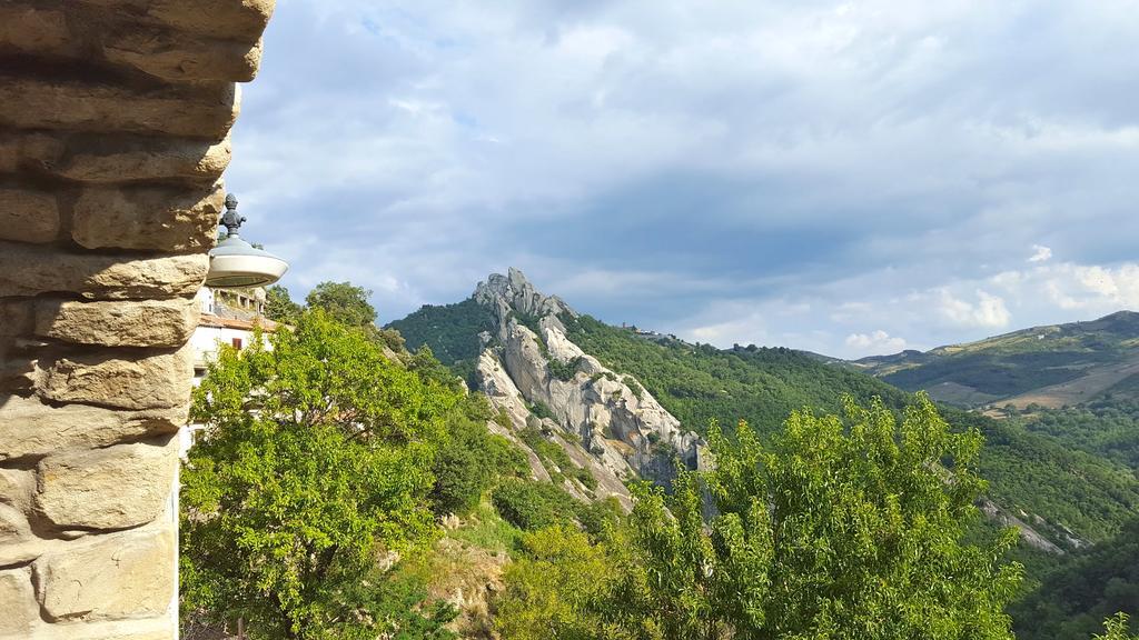 Casa Dell'Avventura Lägenhet Castelmezzano Exteriör bild