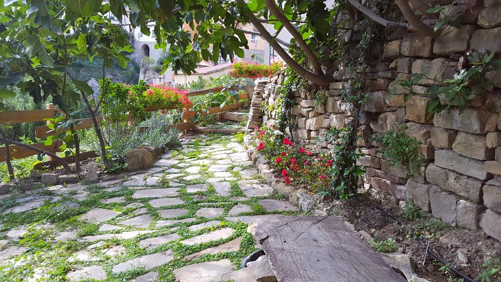 Casa Dell'Avventura Lägenhet Castelmezzano Exteriör bild