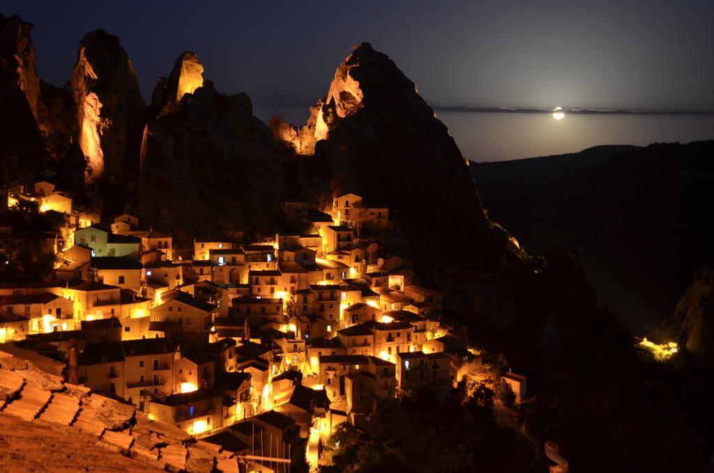 Casa Dell'Avventura Lägenhet Castelmezzano Exteriör bild